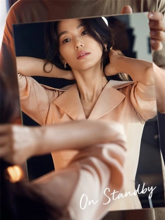 Ngỡ ngàng nhan sắc không tuổi của 'cô nàng ngổ ngáo' Jun Ji Hyun - ảnh 3