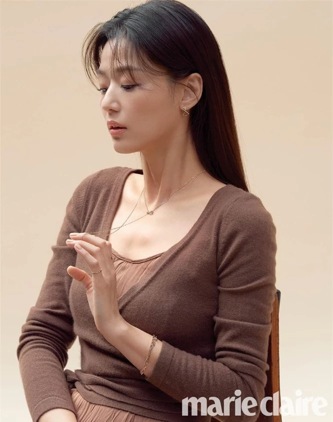 Ngỡ ngàng nhan sắc không tuổi của 'cô nàng ngổ ngáo' Jun Ji Hyun - ảnh 8