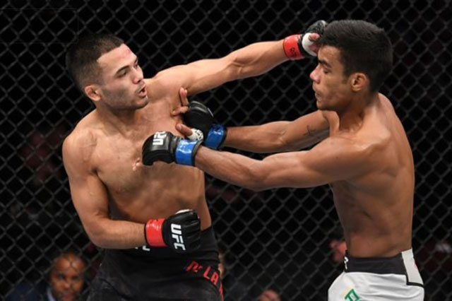 Cận cảnh cú đấm ‘trời giáng’ khiến võ sĩ Mỹ ngã gục