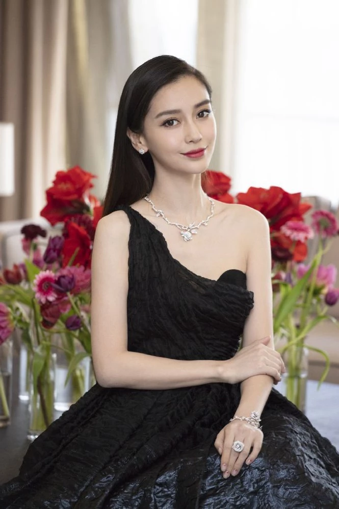 Angelababy xinh đẹp tựa công chúa với nhan sắc đỉnh cao.