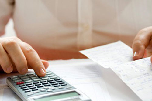 Lấy nhau 10 năm, chồng tôi chưa bao giờ đưa tiền cho vợ nuôi con