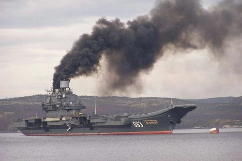 Tàu sân bay Đô đốc Kuznetsov của Hải quân Nga. Ảnh: RIA Novosti.