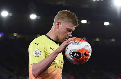 Để De Bruyne xuất sắc trong cô đơn là một tội ác