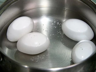 Sai lầm "chết người" khi chế biến trứng gà cần loại bỏ ngay