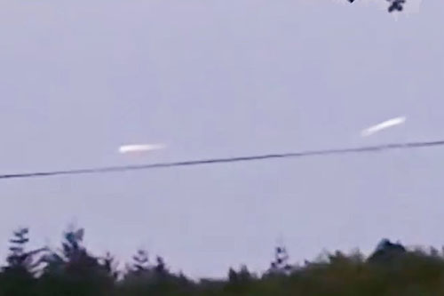 Vật thể kỳ quái chao lượn trên bầu trời Anh, nghi là UFO