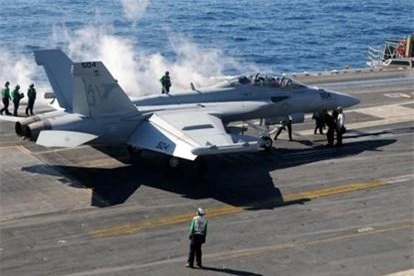 Hai quan My tiet lo tinh nang moi cua EA-18G Growle