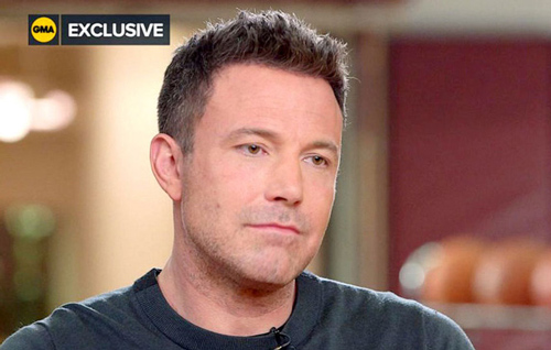 Sao phim 'Người dơi' phủ nhận sử dụng ứng dụng hẹn hò