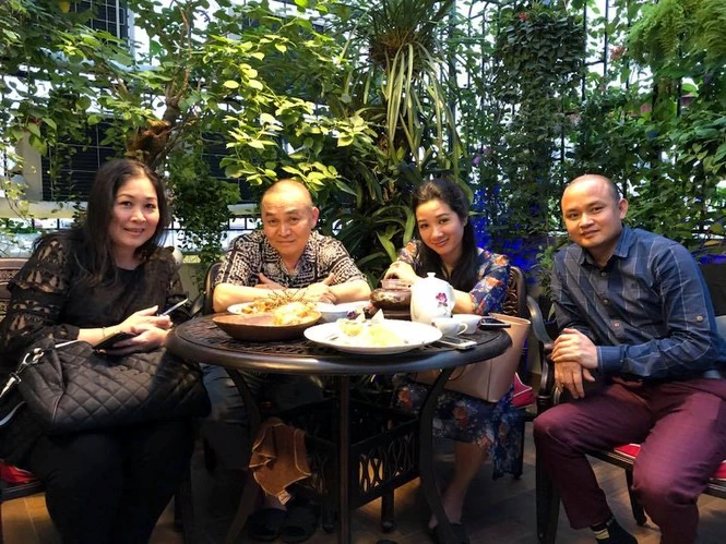 Xuân Hinh là một trong những nghệ sĩ nổi tiếng về tài năng nghệ thuật cũng như kín tiếng về đời tư hàng đầu làng giải trí Việt. Do đó mà thông tin về nhà ở của anh luôn trở thành đề tài thu hút sự quan tâm của người hâm mộ. Xuân Hinh là một trong những nghệ sĩ nổi tiếng về tài năng nghệ thuật cũng như kín tiếng về đời tư hàng đầu làng giải trí Việt. Do đó mà thông tin về nhà ở của anh luôn trở thành đề tài thu hút sự quan tâm của người hâm mộ.