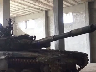 Phiến quân Syria sử dụng xe tăng T-90 trong giao tranh ở Aleppo