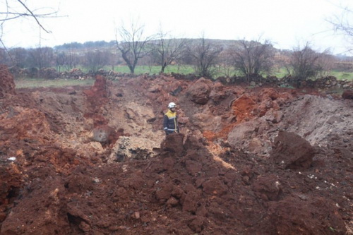 Phát bắn chính xác của pháo Msta-B hủy diệt phiến quân khủng bố