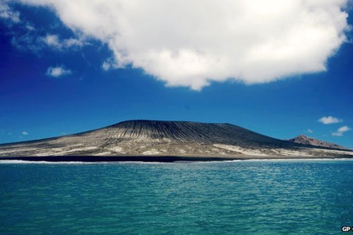 Hòn đảo bí ẩn đột nhiên xuất hiện trên Thái Bình Dương