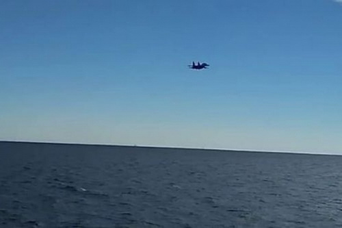 Chiến đấu cơ Nga tiếp tục uy hiếp chiến hạm Mỹ tại biển Đen