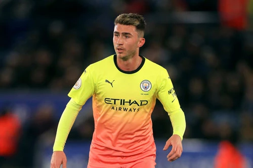 Trung vệ: Aymeric Laporte (Man City, 67,5 triệu bảng).