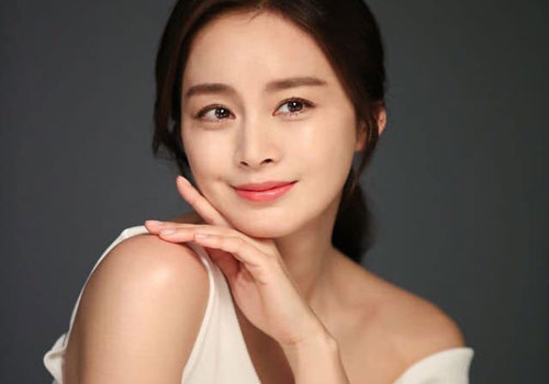 Ngỡ ngàng với nhan sắc "gái hai con" Kim Tae Hee
