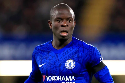 Tiền vệ trung tâm: N'Golo Kante (Chelsea, 90 triệu bảng).