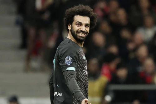 Tiền vệ phải: Mohamed Salah (Liverpool, 135 triệu bảng).