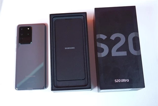 Mở hộp Galaxy S20 Ultra chính hãng giá gần 30 triệu đồng - 1