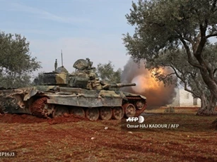Phiến quân dùng T-90 thu được để tấn công SAA