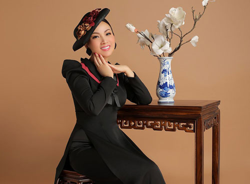 Nhan sắc trẻ trung ở tuổi 47 của ca sĩ Hà Phương