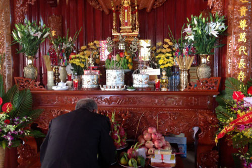 Đặt bát hương kiểu này, gia chủ sớm tán gia bại sản, gặp đại hạn triền miên