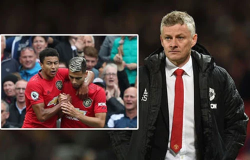 HLV Ole Gunnar Solskjaer nói rằng ông có rất nhiều lựa chọn tấn công nên đã loại cả Jesse Lingard và Andreas Pereira 