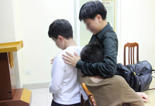 Mẹ đẻ thêm em, cảm thấy bị bỏ rơi bé trai bí mật làm điều này khiến ai cũng 'sốc'