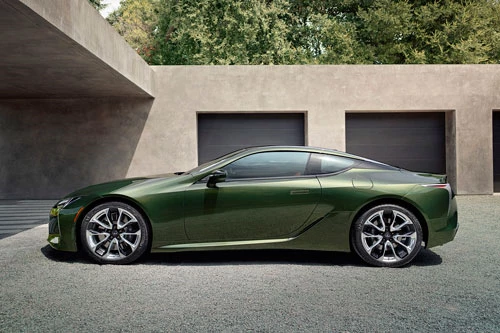 2. Lexus LC.