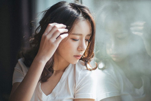 Vết lạ trên áo vén màn bí mật động trời của người chồng hiền lành cất giấu suốt 2 năm