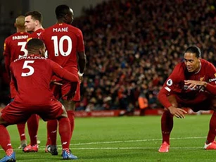 Liverpool cân bằng kỷ lục 18 trận toàn thắng của Man City