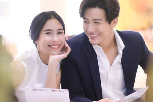 Thấy tôi bưng mâm cơm trị giá 2 triệu ra, chồng xây xẩm mặt mày gọi tôi ra hỏi chuyện, tôi cười đáp một câu khiến anh nín lặng