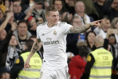 Tiền vệ: Toni Kroos (Real Madrid).