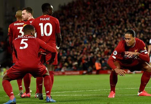 Liverpool tiếp tục đánh bại West Ham trên sân Anfield.