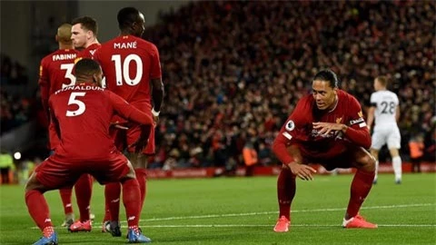 Liverpool cân bằng kỷ lục 18 trận thắng của Man City