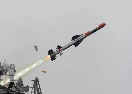 Tên lửa hành trình tấn công mặt đất SSM-750K Sea Dragon đang sử dụng động cơ SSE-750K. Ảnh: Military Review.