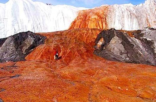 Giải mã bí mật về thác máu ở Nam Cực