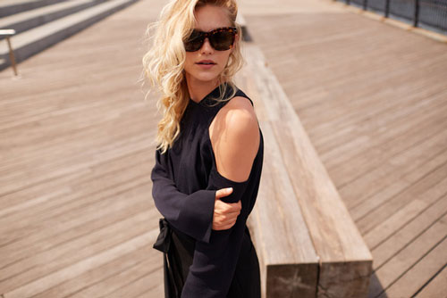 Nghi vợ lẳng lơ vì thói quen ăn mặc 'mát mẻ'