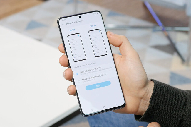 So sánh độ hao pin của màn hình Samsung  Galaxy S20 Ultra 120 Hz và 60 Hz