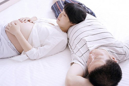 Ch&#xE1;n n&#x1EA3;n v&#xEC; ch&#x1ED3;ng v&#xF4; t&#xE2;m, t&#x1ED1;i ng&#xE0;y ch&#x1A1;i game khi v&#x1EE3; mang b&#x1EA7;u