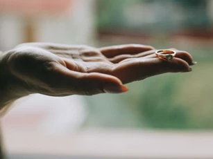 Đâu dễ ngừng hận thù chồng cũ
