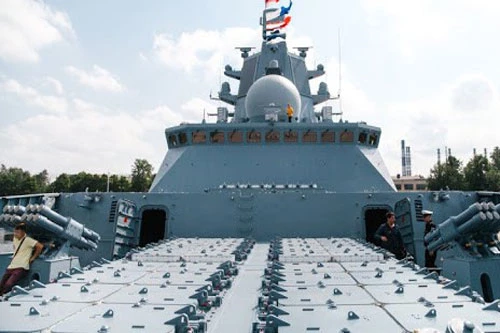 Các ống phóng trên tàu Gorshkov của hải quân Nga