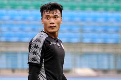 HLV thủ môn Trần Minh Quang bình luận về sai lầm của cậu trò cưng Bùi Tiến Dũng