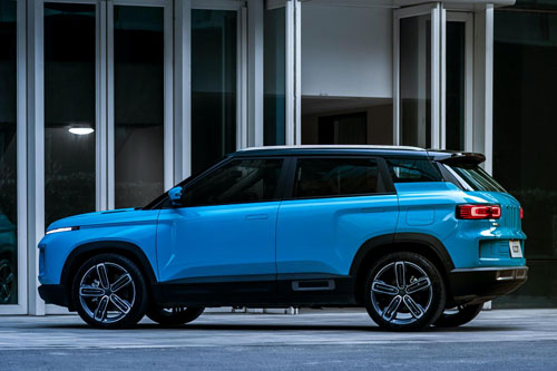 SUV động cơ tăng áp, giá gần 400 triệu đồng