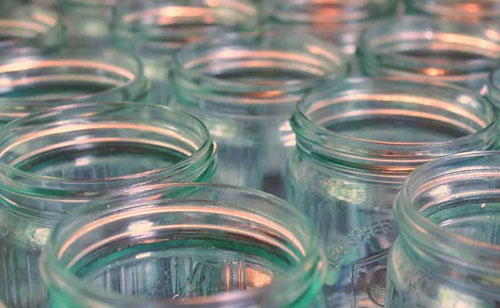 Tìm thấy nhiều lọ đựng lưỡi người dưới hầm nhà giáo sư Mỹ