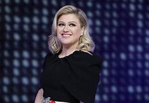 Kelly Clarkson xác nhận trở lại làm dẫn chương trình lễ trao giải Billboard