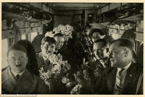 Tìm thấy chùm ảnh hiếm về Adolf Hitler tại Califonia