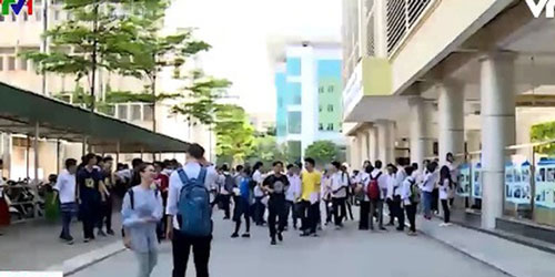 Ý kiến xung quanh đề xuất chia năm học thành 4 học kỳ