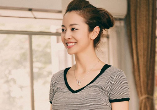 Không thể tin được đây là vóc dáng của Jennifer Phạm - bà mẹ bốn con vừa sinh công chúa được một tháng