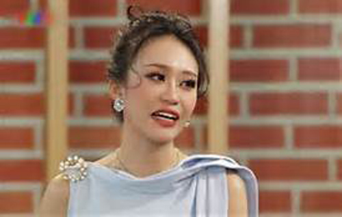 Vũ công Kim Anh nhắc về nỗi đau lớn nhất cuộc đời: “Tôi ngã quỵ khi biết mẹ hấp hối nhưng vẫn chờ tôi về”