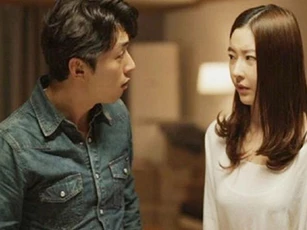 Đêm tân hôn đang lúc nồng nàn thì vợ bỗng khó thở, mặt mày tím tái phải đi cấp cứu, nhận kết quả bác sĩ đưa, tôi chỉ muốn ly hôn ngay lập tức