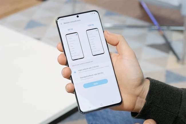 Galaxy S20 Ultra hỗ trợ thêm chế độ hiển thị với tốc độ quét 120 Hz bên cạnh chế độ thông thường 60 Hz